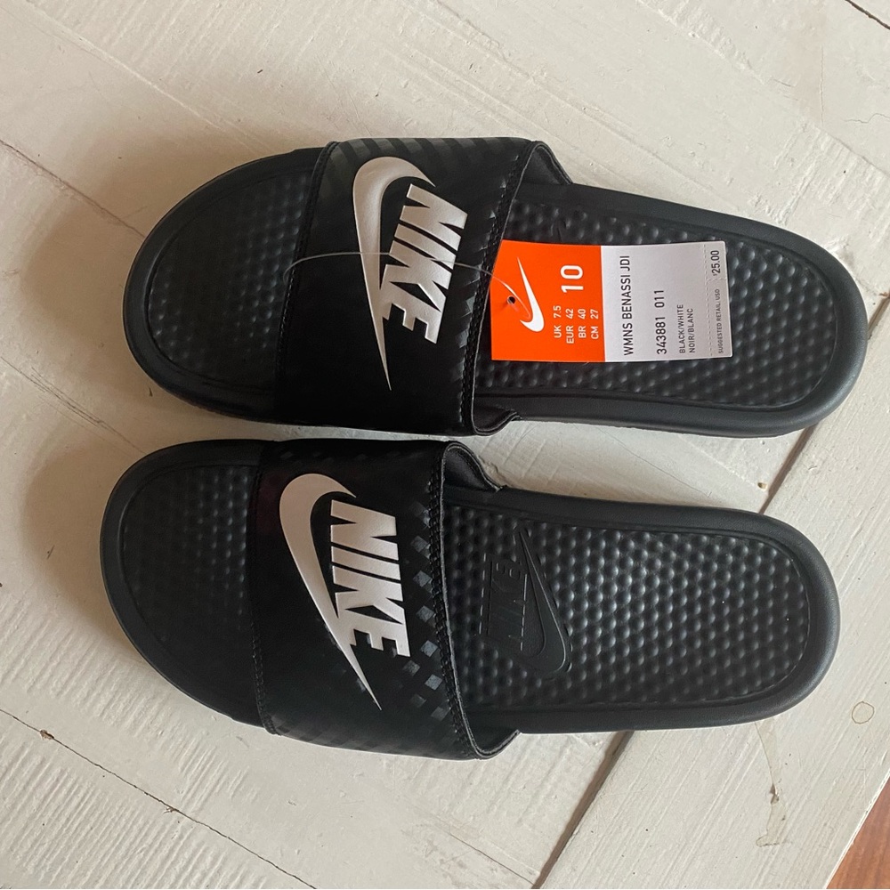 Nike size 10 slides black WMNS Benassi Jdi